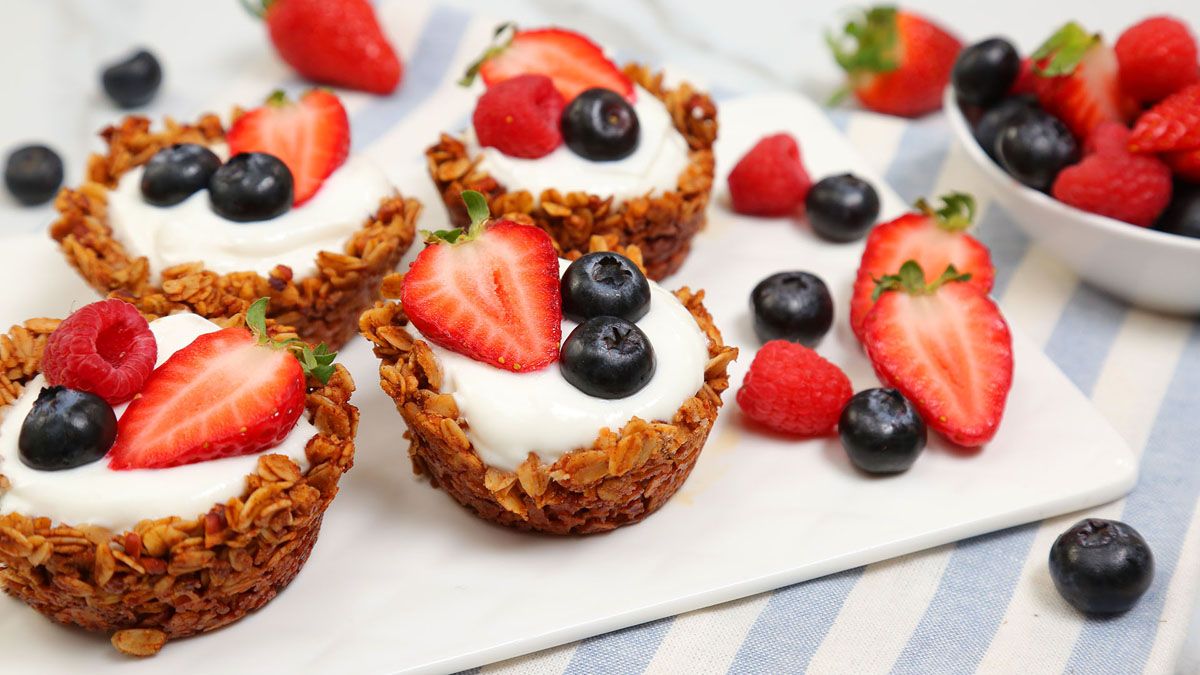 Canastas de Granola con Yogurt y Frutas CNC Salud